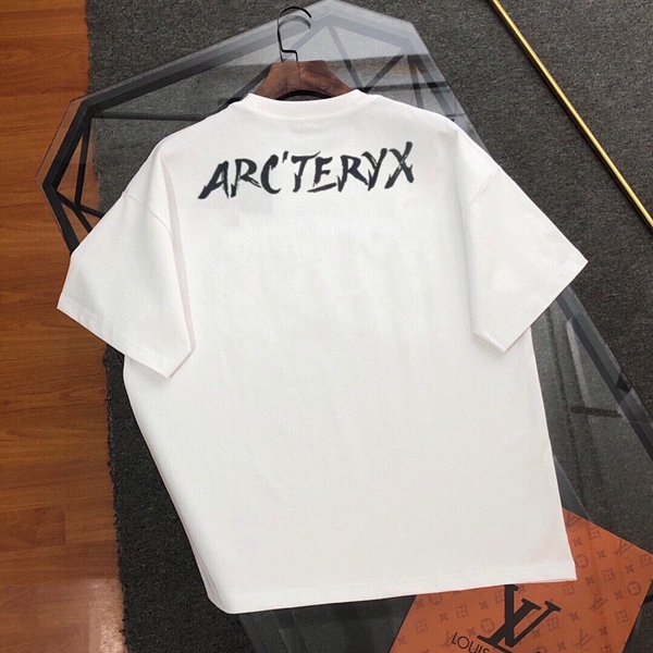 ブランドTシャツ背面デザイン